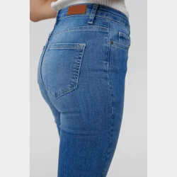 NuSidney Cropped Jeans