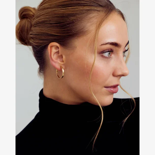 Dina �reringe Mellem Hoop