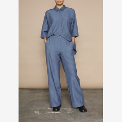 Love &amp; Divine buks love1024-58