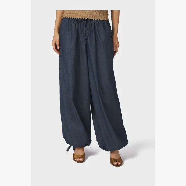 Roxane Balloon Denim Pants